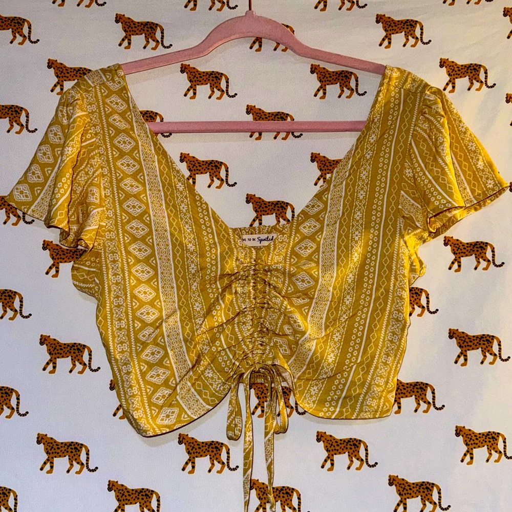 Live To Be Spoiled Cinch Tie Crop Top Size M